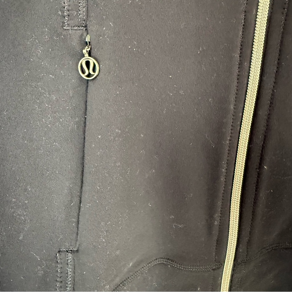 Lululemon Daily Yoga Jacket Black Size 8 Full Zip Gold Hardware - Picture 6 of 9